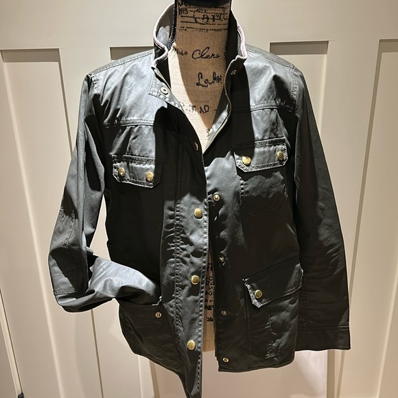 J Crew iconic waxed green coat- 4 pockets, gold hardware. (M), in great shape ! - Picture 1 of 10